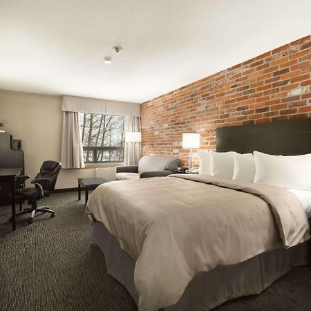 Super 8 By Wyndham Timmins On Hotel Exterior foto