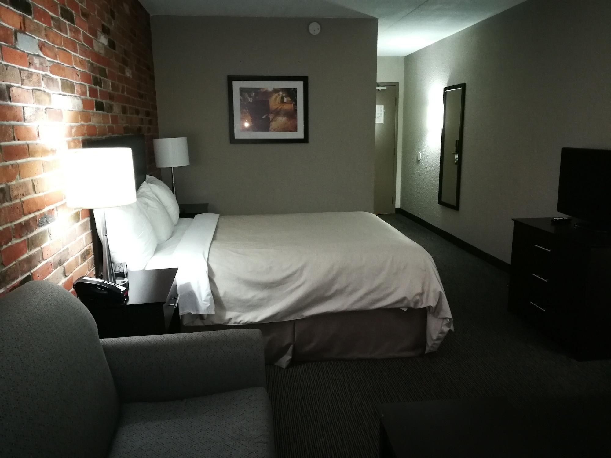 Super 8 By Wyndham Timmins On Hotel Exterior foto