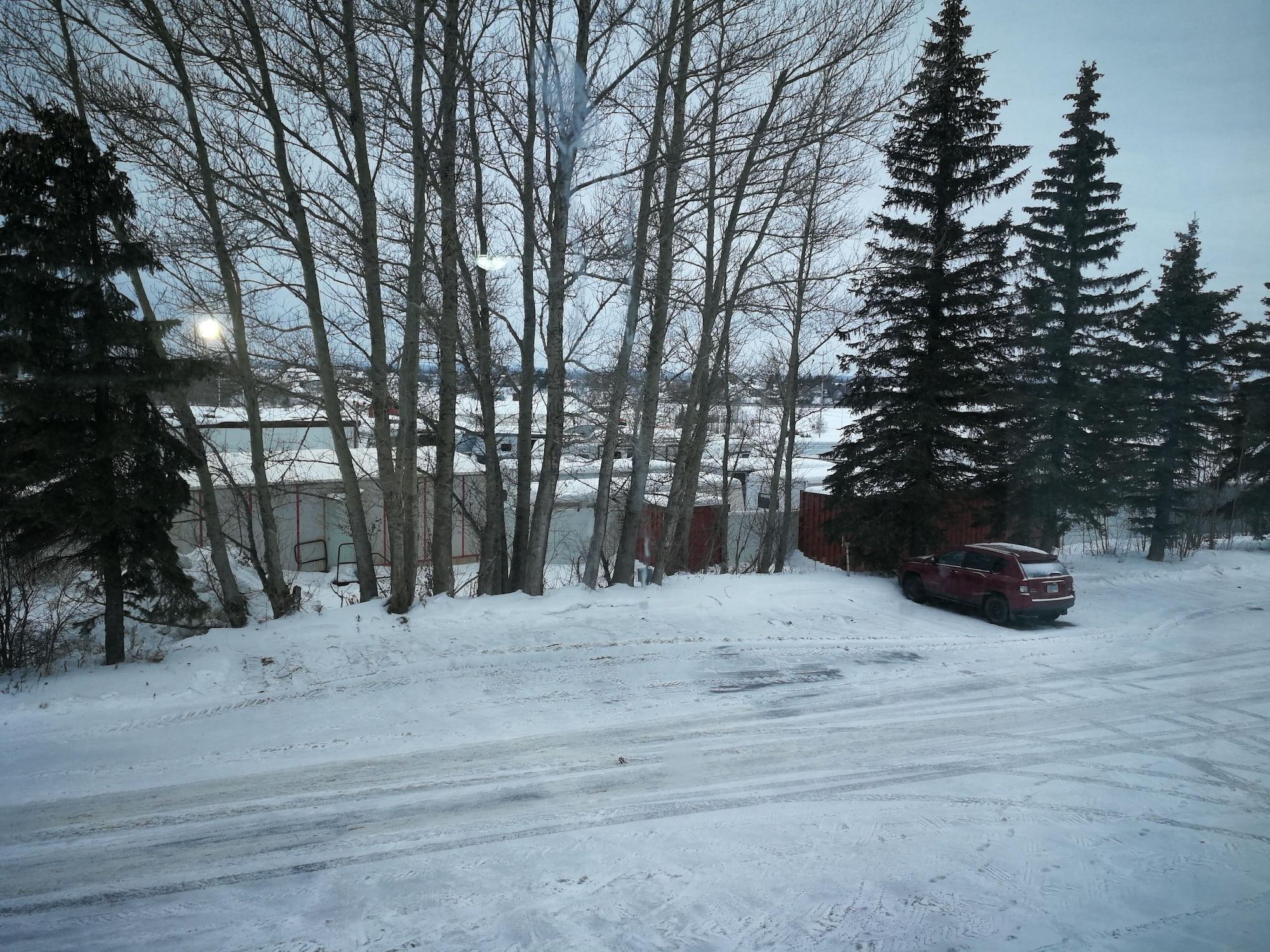 Super 8 By Wyndham Timmins On Hotel Exterior foto