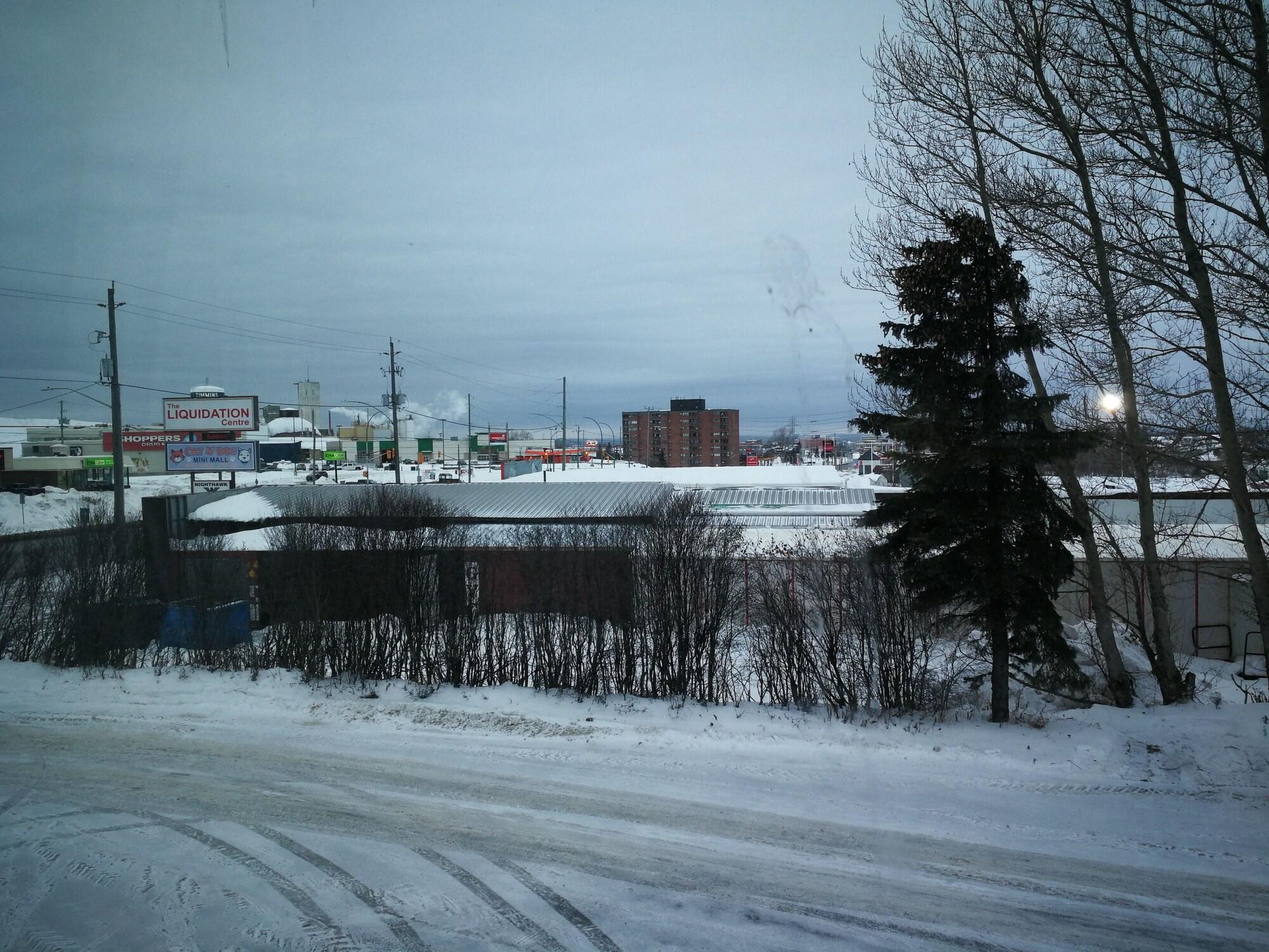 Super 8 By Wyndham Timmins On Hotel Exterior foto