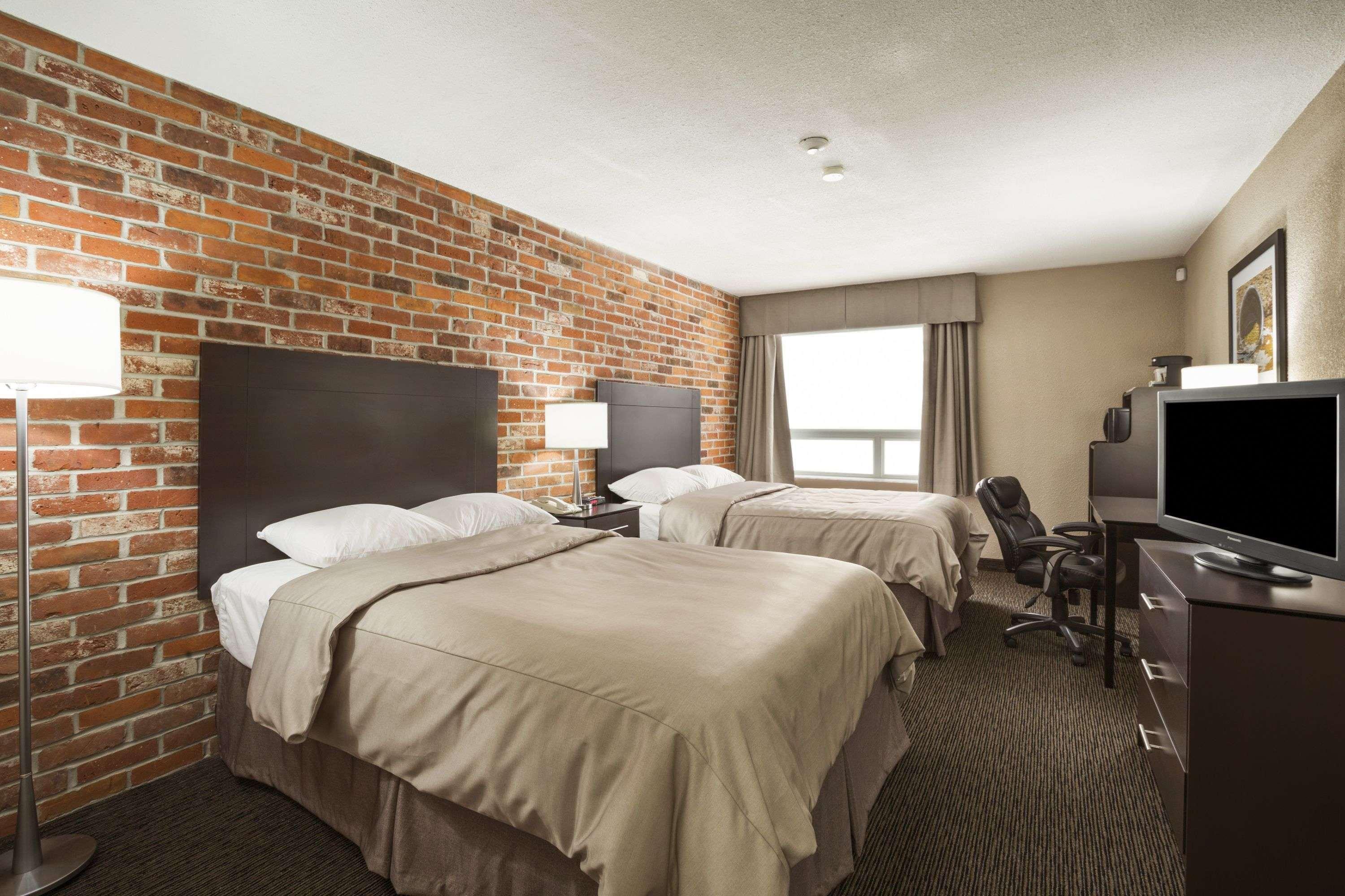 Super 8 By Wyndham Timmins On Hotel Exterior foto